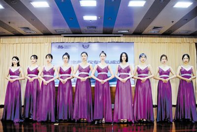 專業(yè)禮儀隊(duì)服務(wù)消費(fèi)季 軟件開(kāi)發(fā)賦能高效運(yùn)營(yíng)